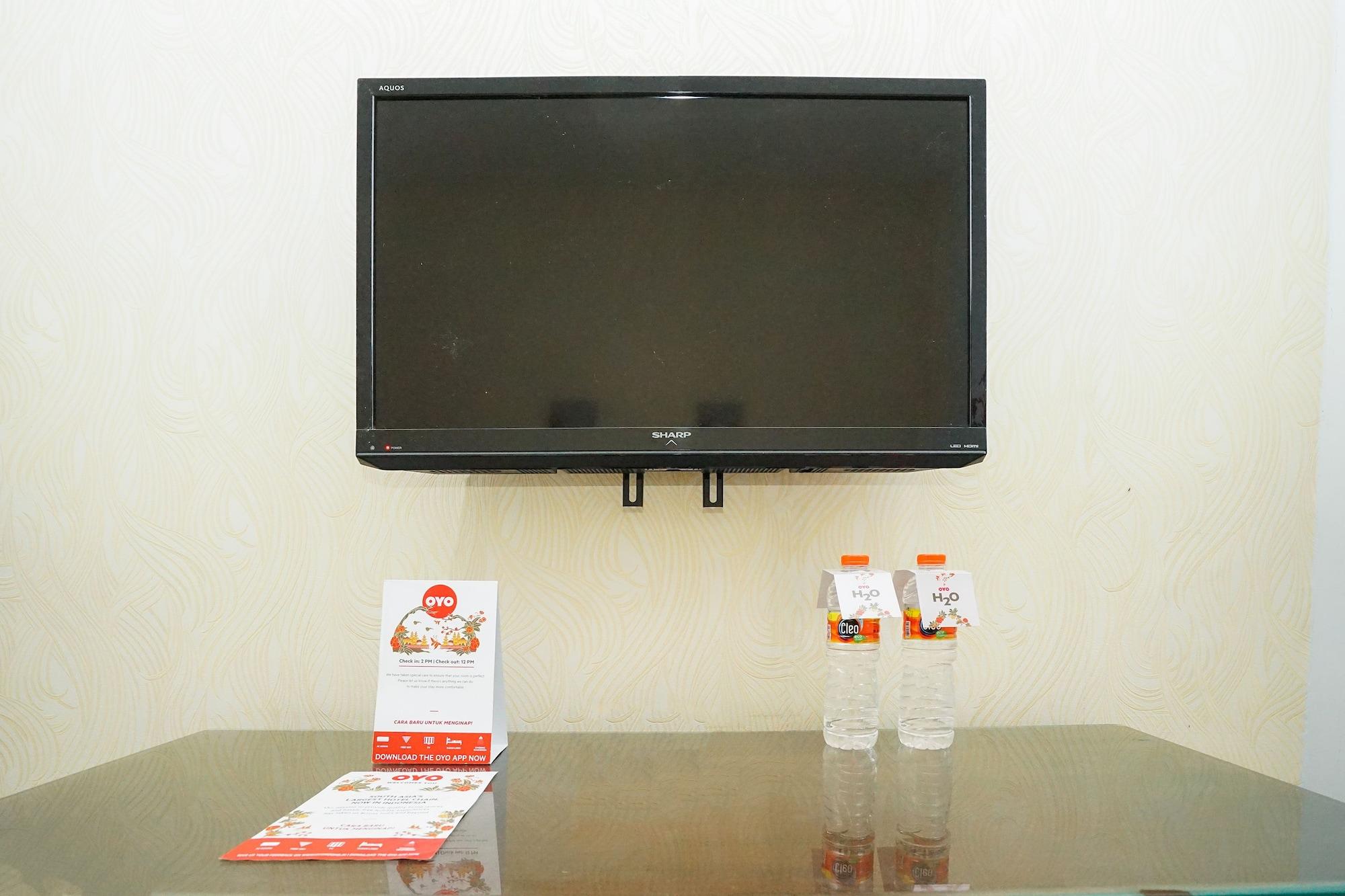 Oyo 282 Putri Utari Residence Malang Kültér fotó