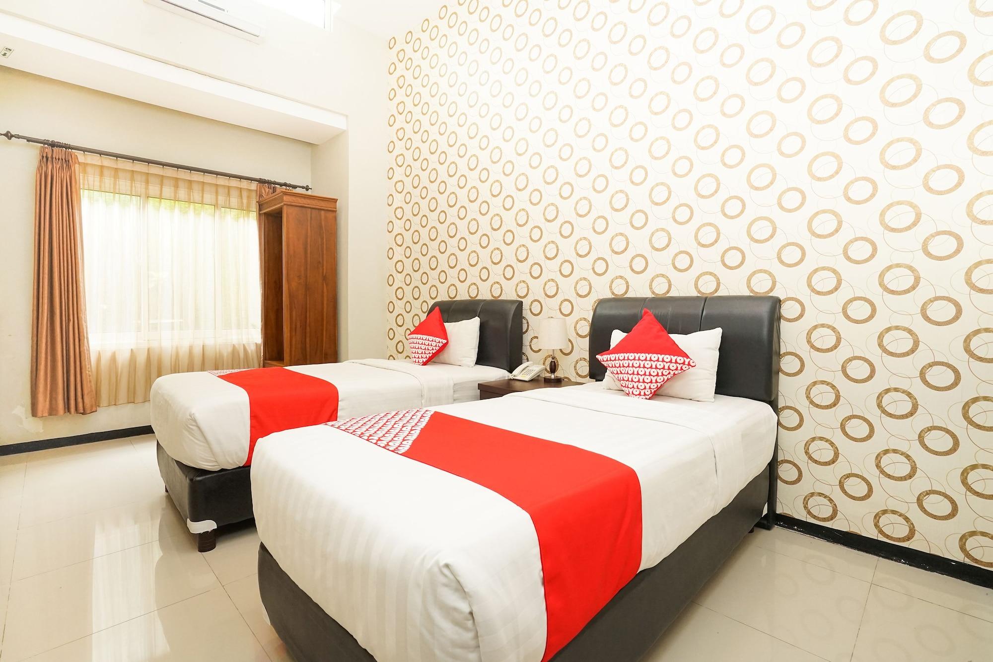 Oyo 282 Putri Utari Residence Malang Kültér fotó