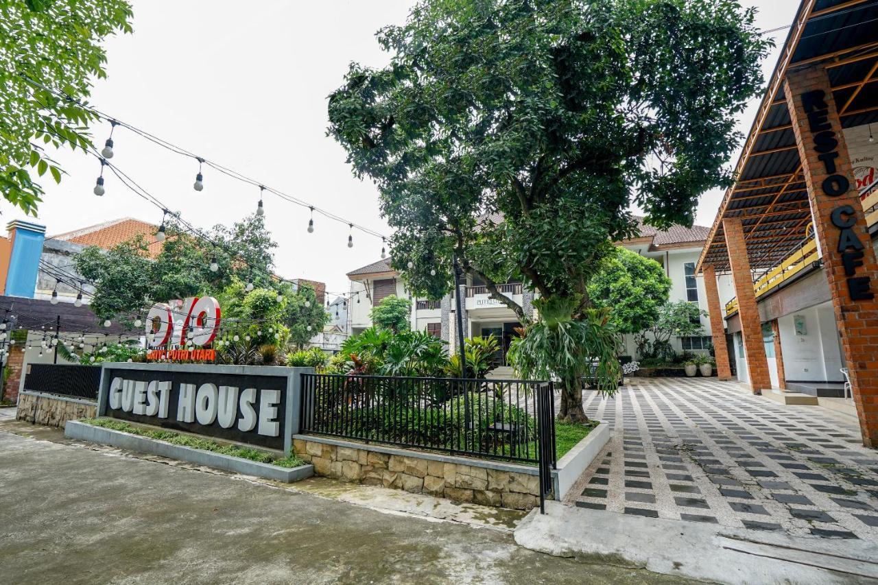 Oyo 282 Putri Utari Residence Malang Kültér fotó