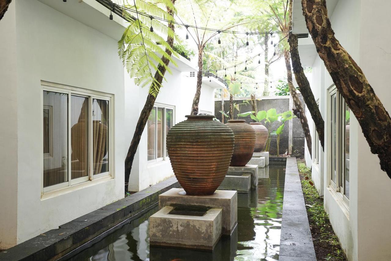 Oyo 282 Putri Utari Residence Malang Kültér fotó