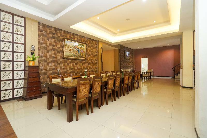 Oyo 282 Putri Utari Residence Malang Kültér fotó